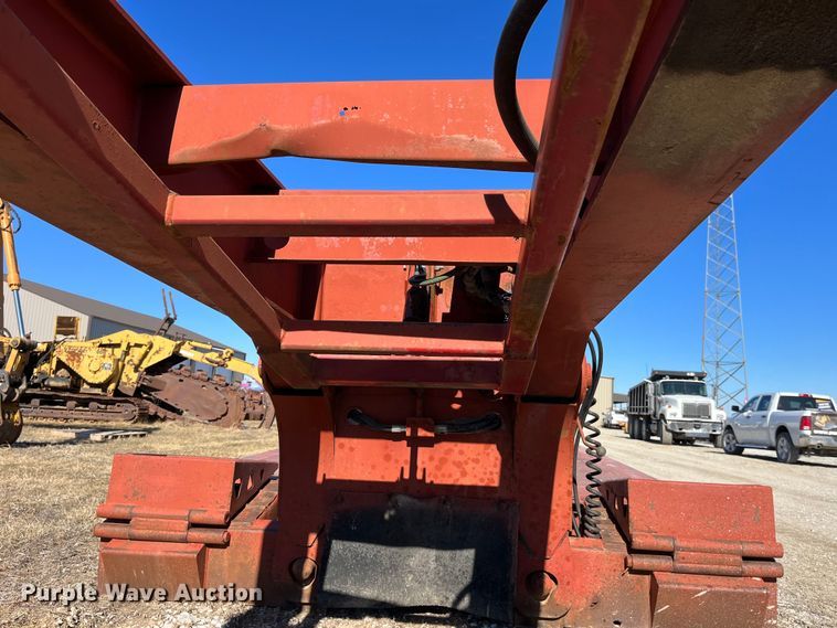 image for item MW9468 1993 Trail King TK100HDG-483  lowboy equipment trailer