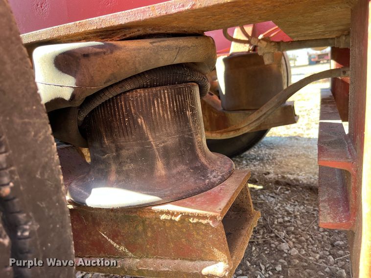 image for item MW9468 1993 Trail King TK100HDG-483  lowboy equipment trailer