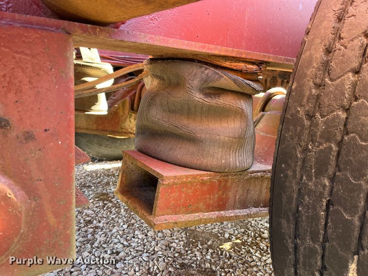 image for item MW9468 1993 Trail King TK100HDG-483  lowboy equipment trailer