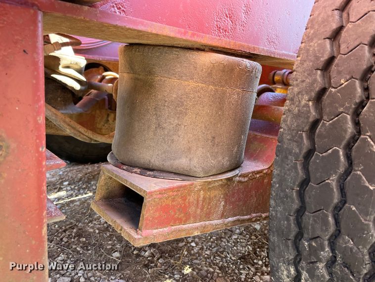 image for item MW9468 1993 Trail King TK100HDG-483  lowboy equipment trailer