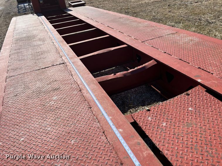 image for item MW9468 1993 Trail King TK100HDG-483  lowboy equipment trailer