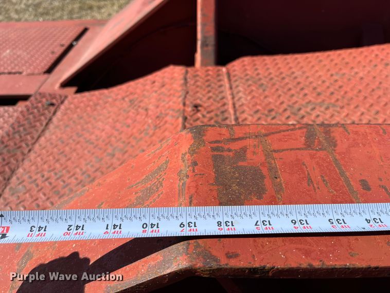 image for item MW9468 1993 Trail King TK100HDG-483  lowboy equipment trailer