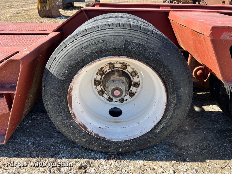 image for item MW9468 1993 Trail King TK100HDG-483  lowboy equipment trailer