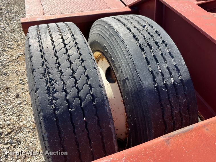 image for item MW9468 1993 Trail King TK100HDG-483  lowboy equipment trailer