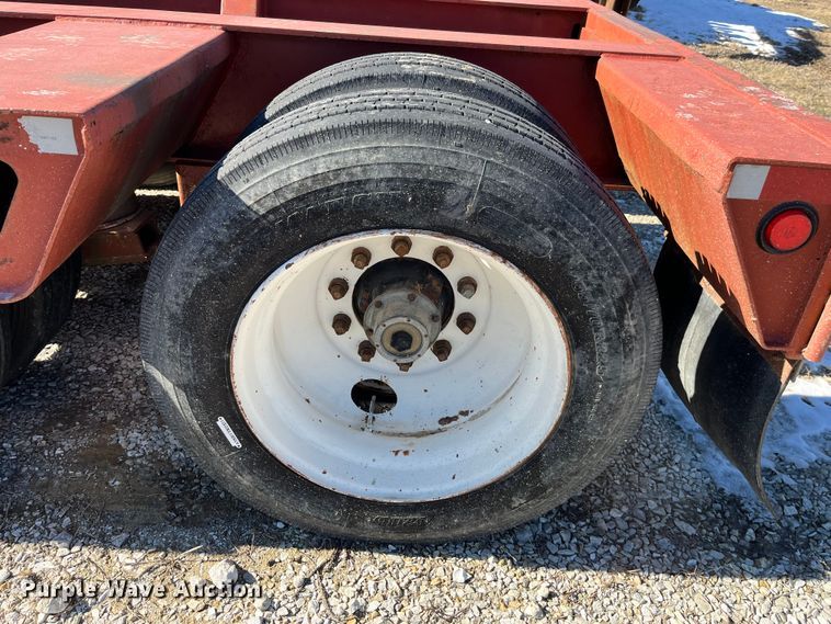 image for item MW9468 1993 Trail King TK100HDG-483  lowboy equipment trailer