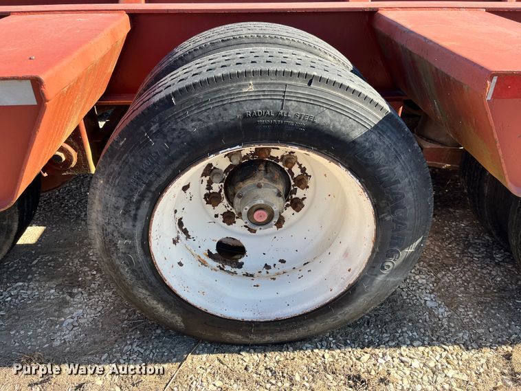 image for item MW9468 1993 Trail King TK100HDG-483  lowboy equipment trailer