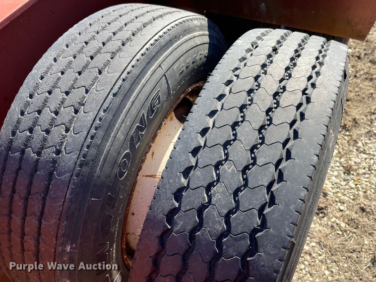 image for item MW9468 1993 Trail King TK100HDG-483  lowboy equipment trailer