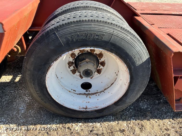 image for item MW9468 1993 Trail King TK100HDG-483  lowboy equipment trailer