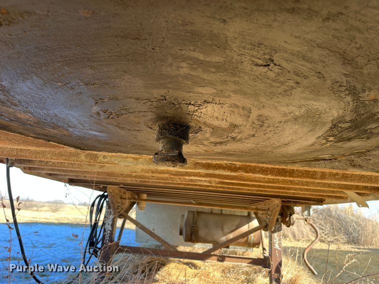 image for item MW9480 1980 Trailmobile 011L-1CAV  jobsite dry van trailer