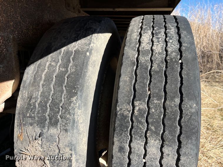 image for item MW9480 1980 Trailmobile 011L-1CAV  jobsite dry van trailer