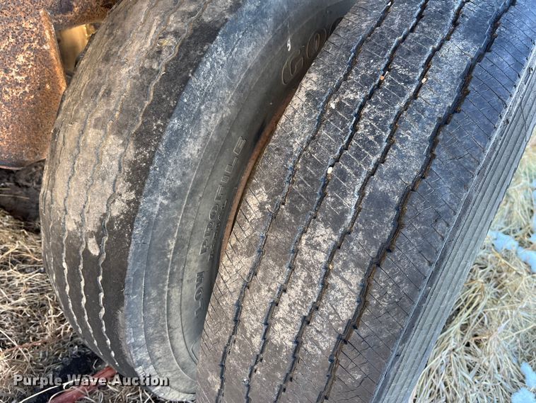 image for item MW9480 1980 Trailmobile 011L-1CAV  jobsite dry van trailer