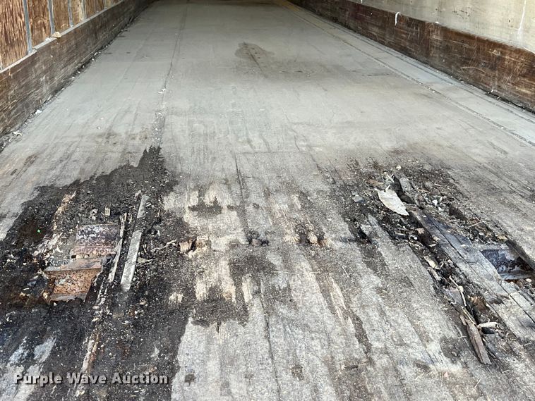 image for item MW9483 1984 Fruehauf F100BX-F2-50-102  dry van trailer