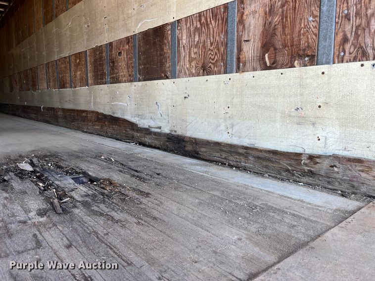 image for item MW9483 1984 Fruehauf F100BX-F2-50-102  dry van trailer