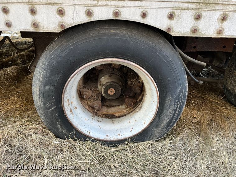 image for item MW9485 1988 Strick  moving van trailer