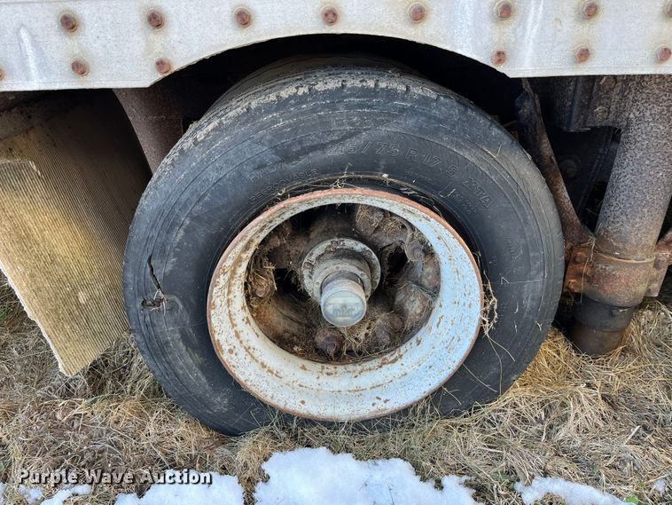 image for item MW9485 1988 Strick  moving van trailer