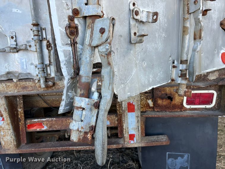 image for item MW9486 1973 Trailmobile ALLM-4SAU  dry van trailer