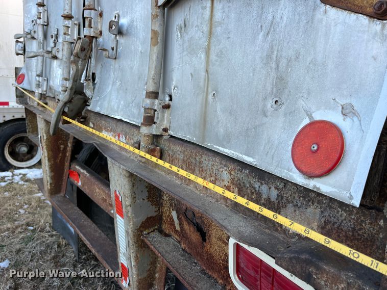 image for item MW9486 1973 Trailmobile ALLM-4SAU  dry van trailer