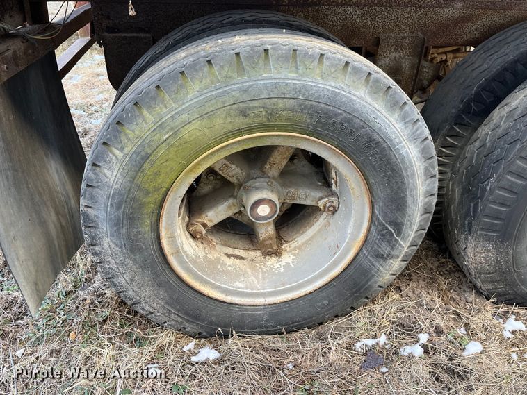 image for item MW9486 1973 Trailmobile ALLM-4SAU  dry van trailer