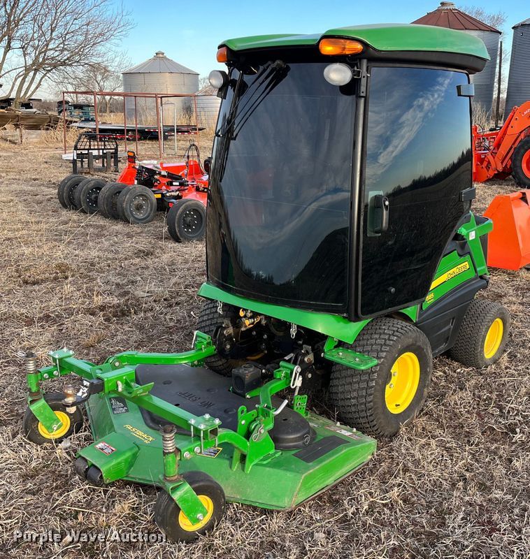 image for item DG5419 2015 John Deere 1585  lawn mower