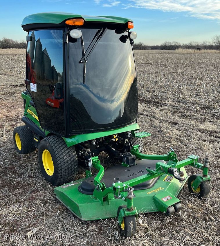 image for item DG5419 2015 John Deere 1585  lawn mower