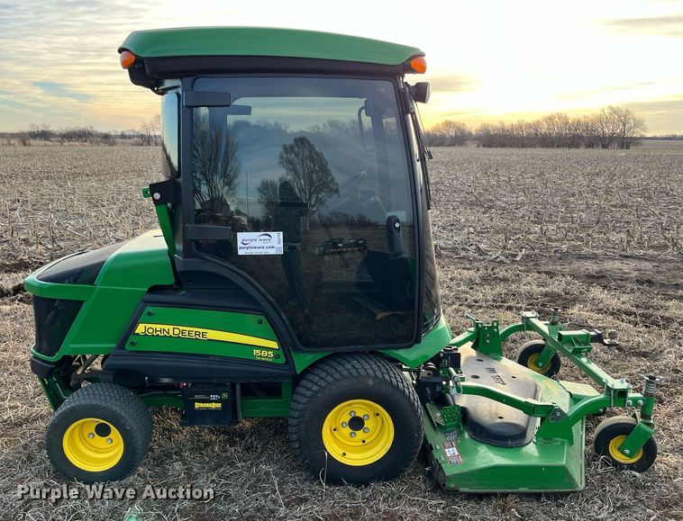 image for item DG5419 2015 John Deere 1585  lawn mower