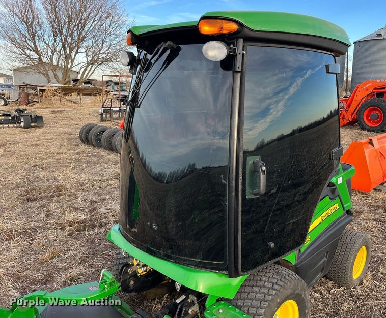 image for item DG5419 2015 John Deere 1585  lawn mower