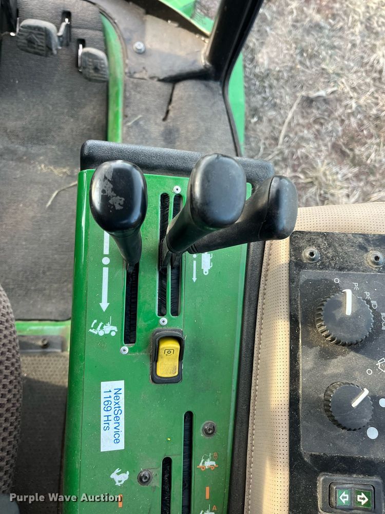 image for item DG5419 2015 John Deere 1585  lawn mower