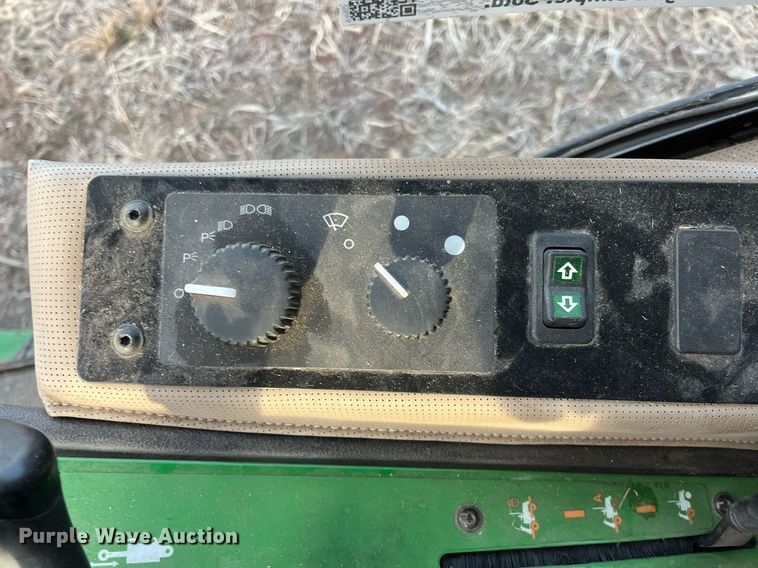 image for item DG5419 2015 John Deere 1585  lawn mower