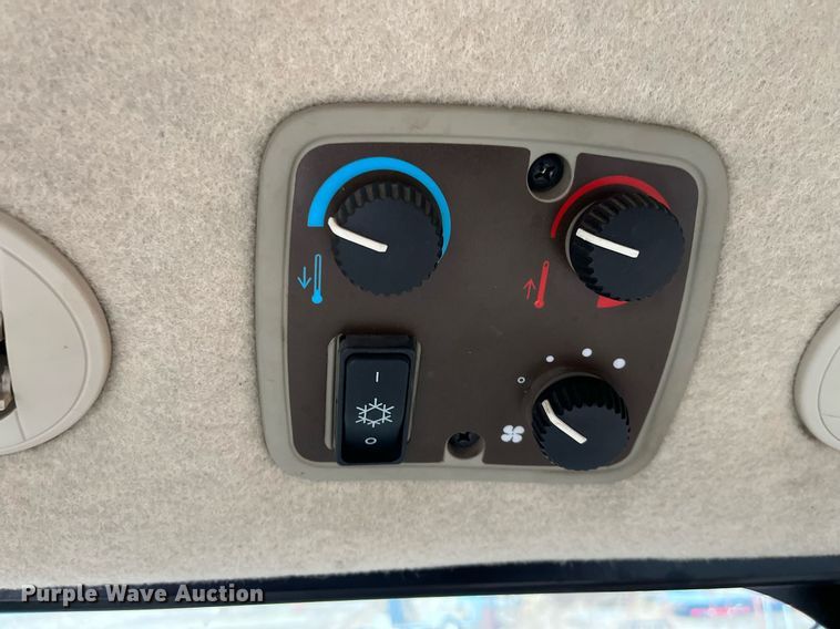 image for item DG5419 2015 John Deere 1585  lawn mower