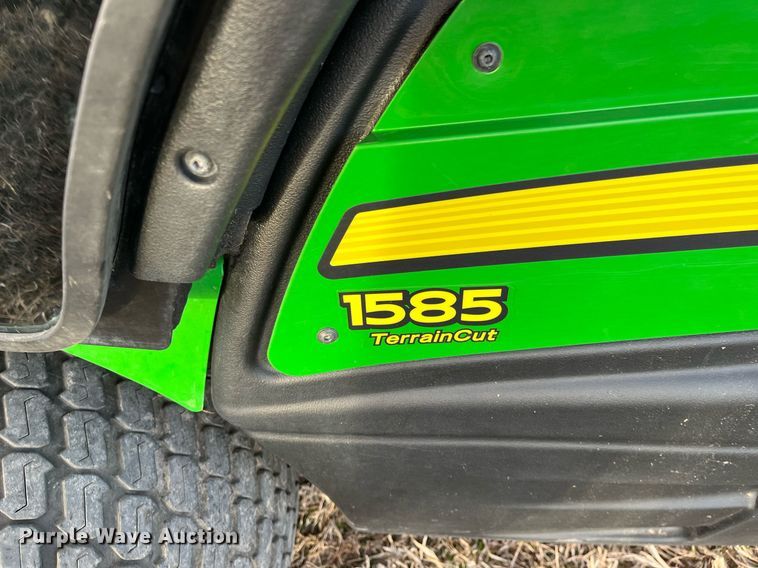 image for item DG5419 2015 John Deere 1585  lawn mower