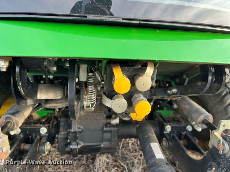 image for item DG5419 2015 John Deere 1585  lawn mower