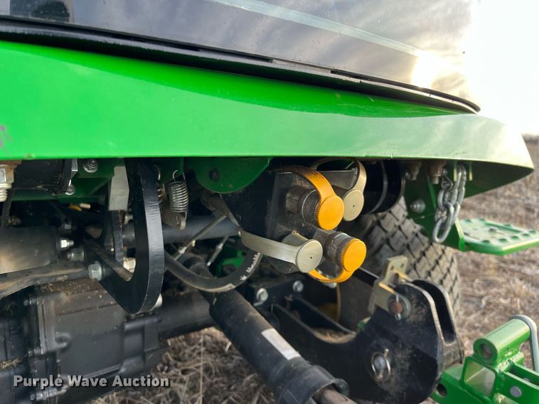 image for item DG5419 2015 John Deere 1585  lawn mower