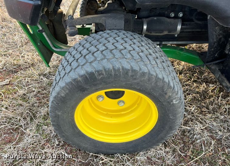 image for item DG5419 2015 John Deere 1585  lawn mower
