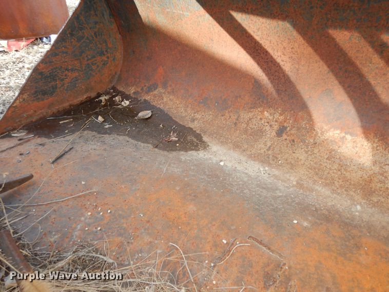 image for item DK7608 John Deere KV21470 skid steer grapple bucket