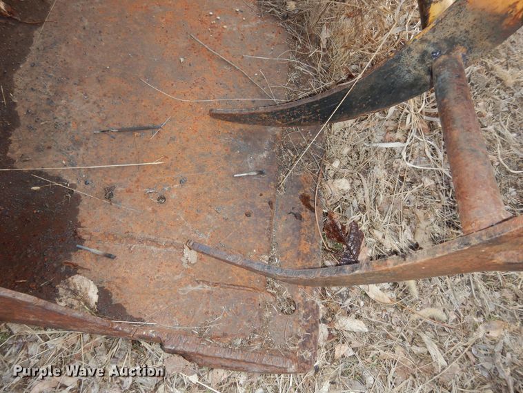 image for item DK7608 John Deere KV21470 skid steer grapple bucket