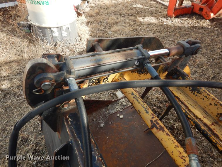 image for item DK7608 John Deere KV21470 skid steer grapple bucket