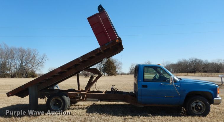 image for item DK7625 1994 Chevrolet C3500  dump flatbed pickup truck