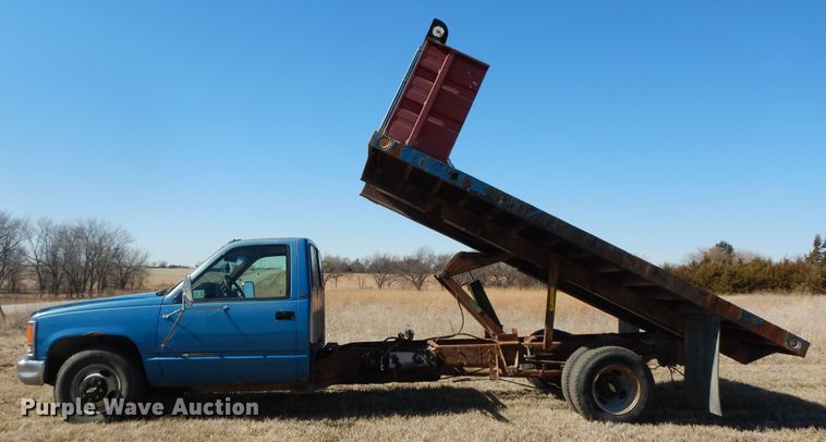 image for item DK7625 1994 Chevrolet C3500  dump flatbed pickup truck