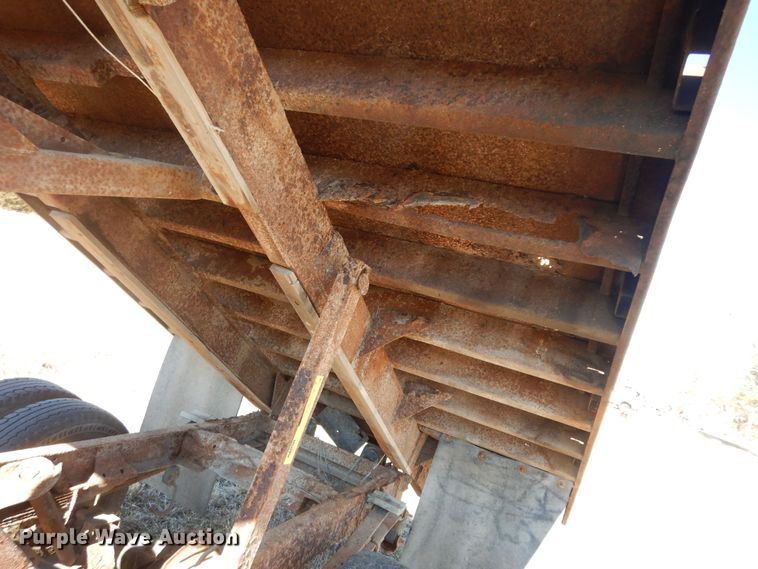 image for item DK7625 1994 Chevrolet C3500  dump flatbed pickup truck