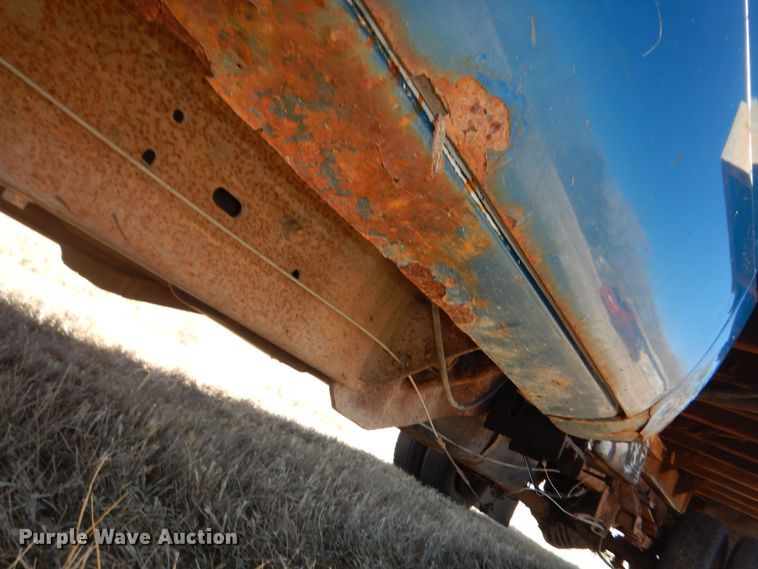 image for item DK7625 1994 Chevrolet C3500  dump flatbed pickup truck