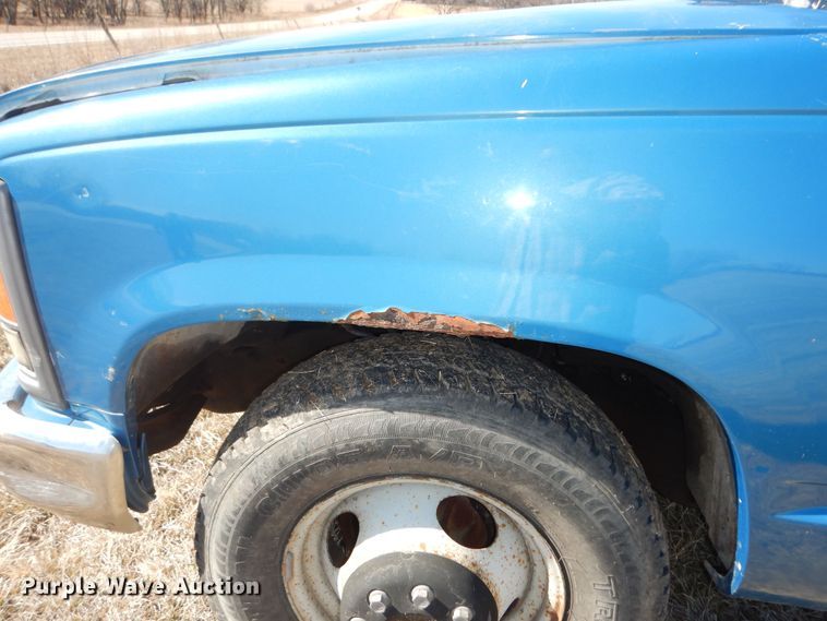 image for item DK7625 1994 Chevrolet C3500  dump flatbed pickup truck