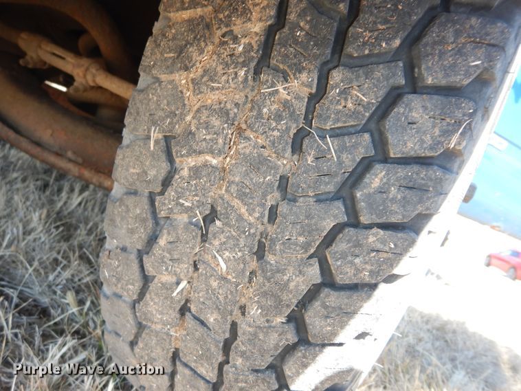 image for item DK7625 1994 Chevrolet C3500  dump flatbed pickup truck