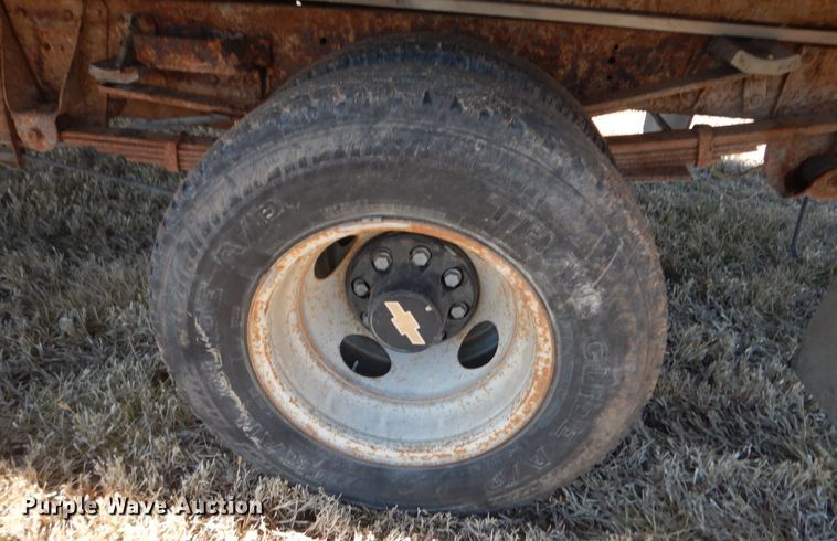 image for item DK7625 1994 Chevrolet C3500  dump flatbed pickup truck