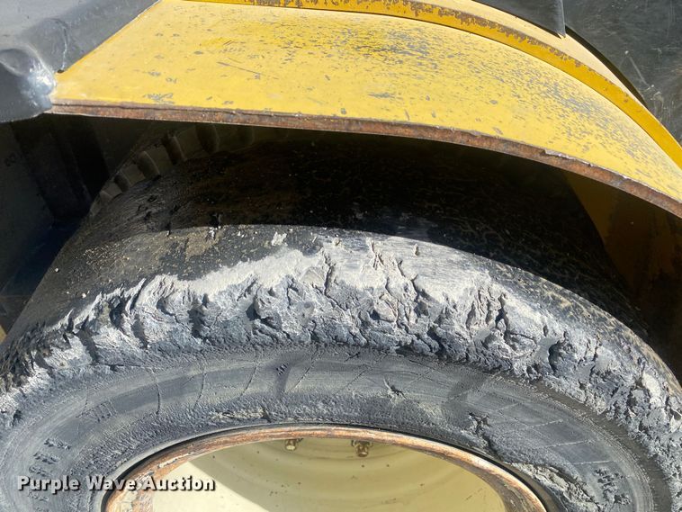 image for item DL7023 2008 Yale  forklift