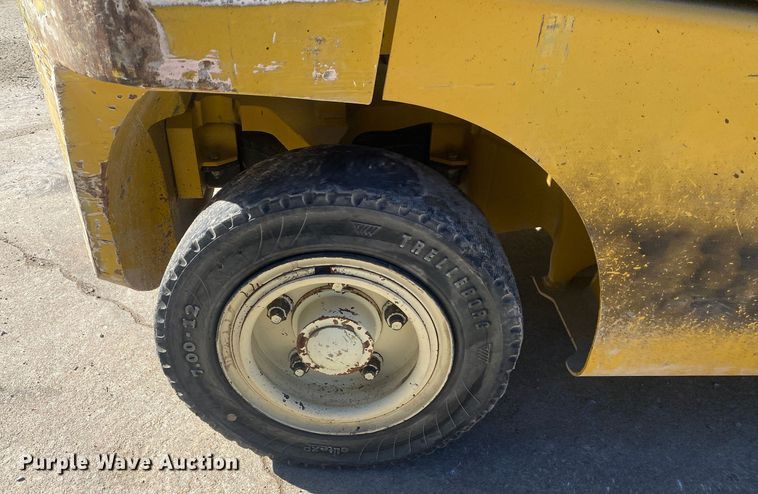 image for item DL7023 2008 Yale  forklift