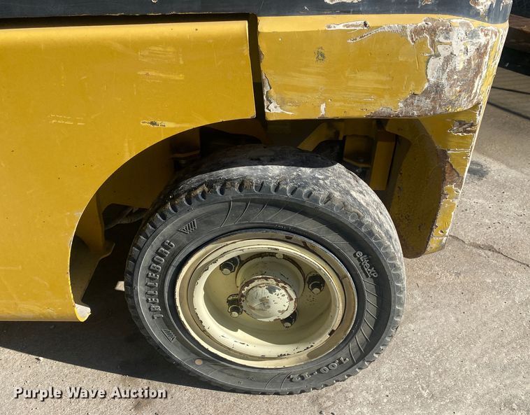 image for item DL7023 2008 Yale  forklift