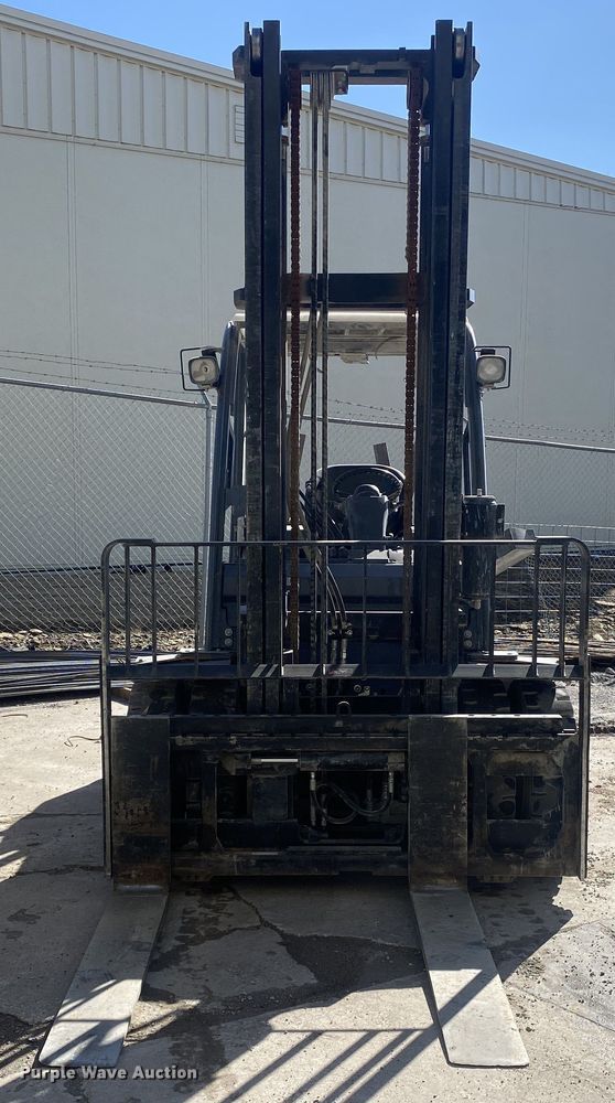 image for item DL7024 Toyota 8FD35U  forklift