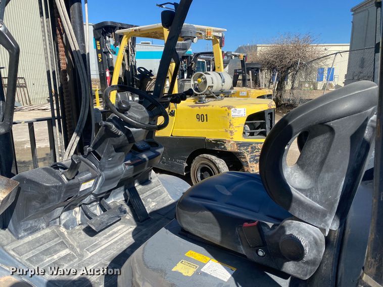 image for item DL7024 Toyota 8FD35U  forklift