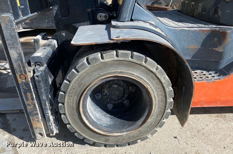 image for item DL7024 Toyota 8FD35U  forklift