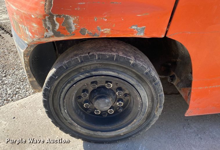 image for item DL7024 Toyota 8FD35U  forklift